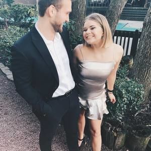 Meet your Posher, Casey